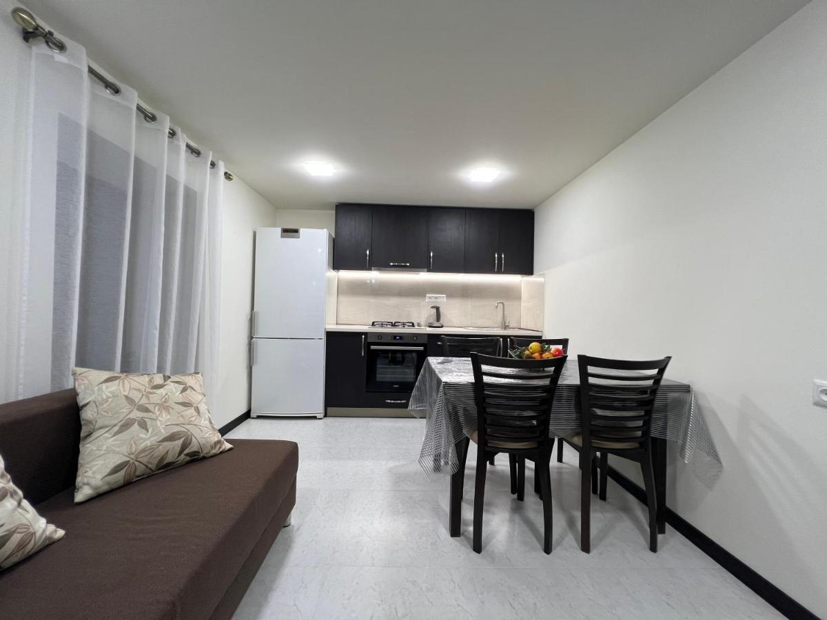 Cosy flat Apartment Yerevan Bagian luar foto
